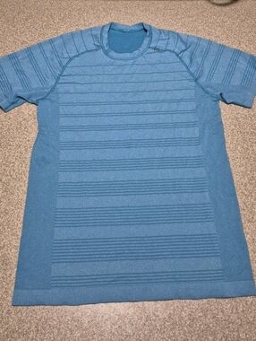 Mens Lululemon Short Sleeve Size Medium
